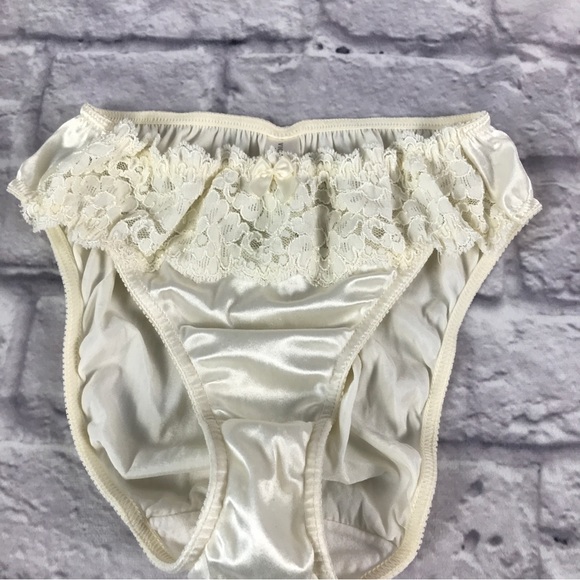 Vintage Victoria’s Secret Miracle Bra Collection Hi Leg Lace Satin Panty‎ NWOT - Picture 1 of 5